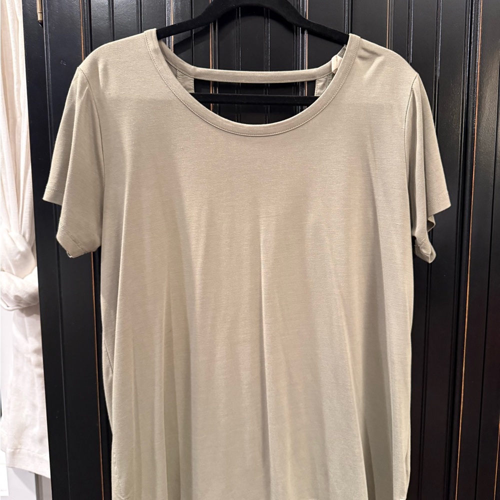 Wishlist women’s light green trendy top size medium